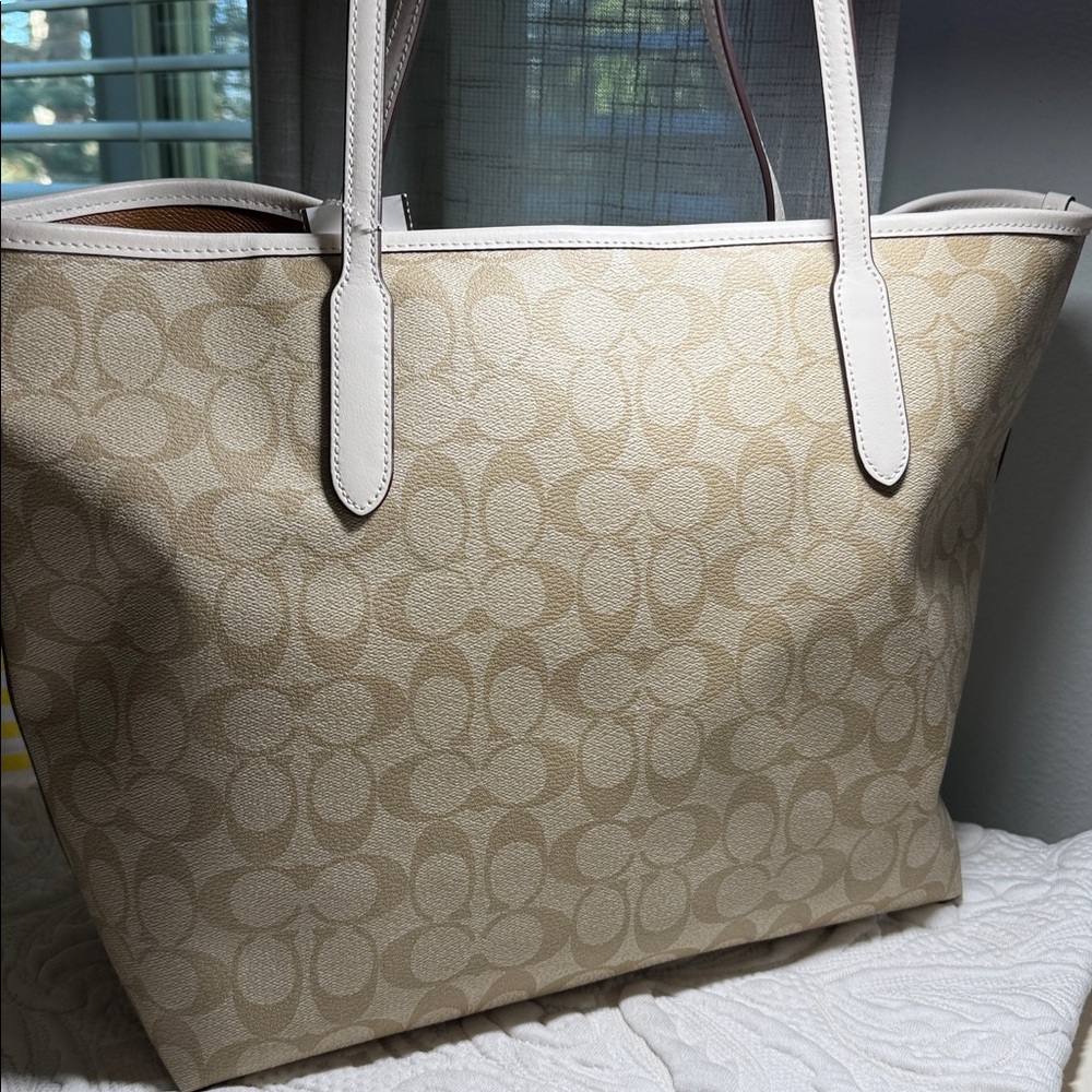 Coach City Tote - Picture 7 of 12